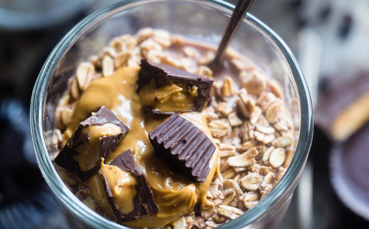 Peanut Butter Overnight Oats with a Biscoff Twist